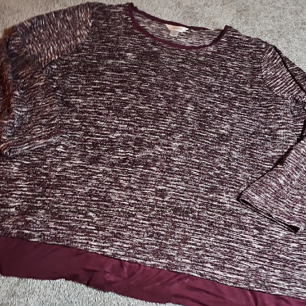 B9🔹️❤️CJ Banks Marled Knit Top with Wine Trim